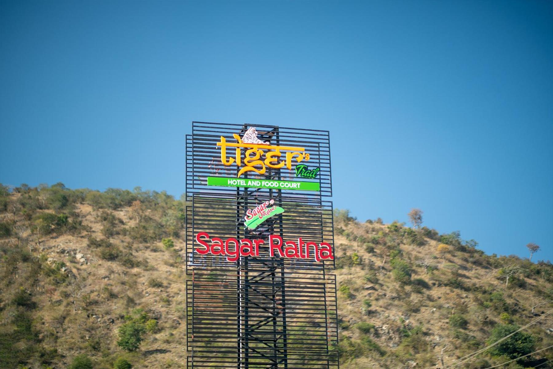 Tiger'S Trail Hotel & Food Court Кумбхалгарх Экстерьер фото